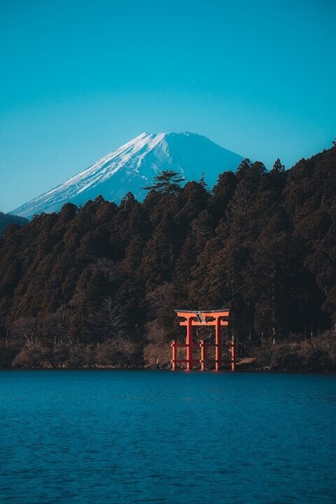 Days 4–5: Hakone and Mount Fuji (2 nights)